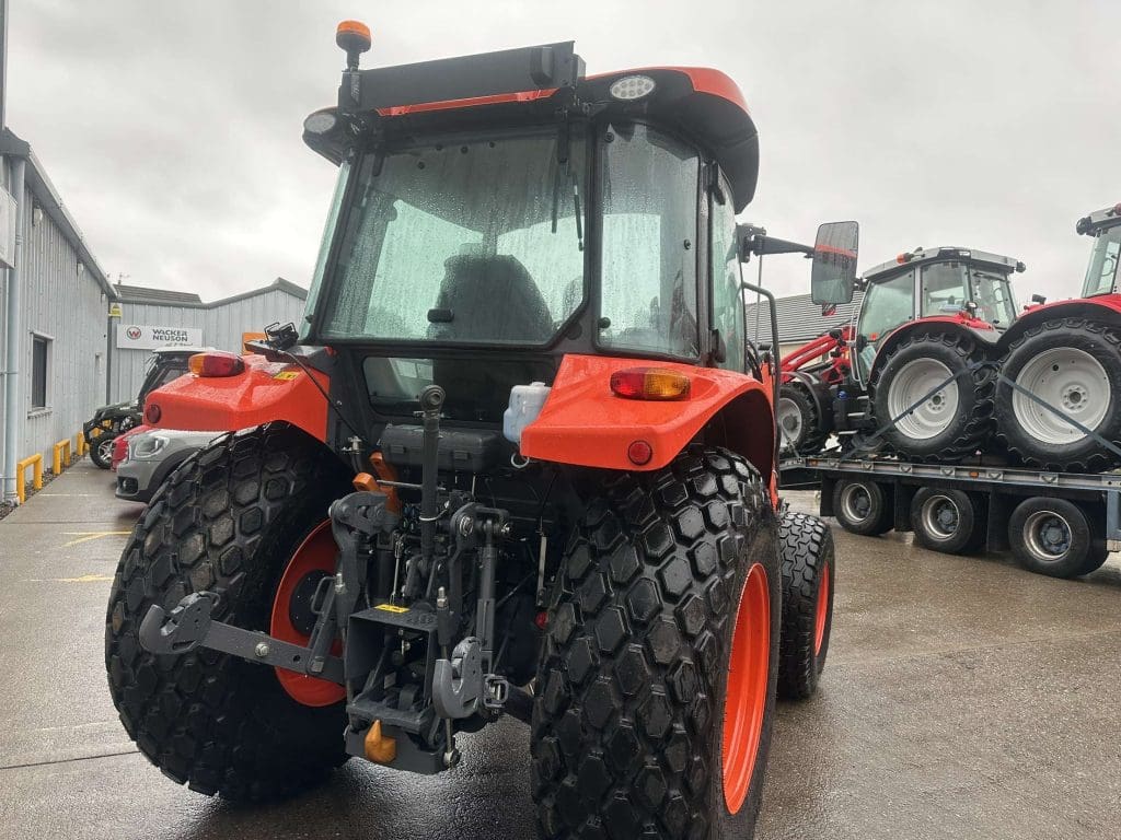 Kubota M4063 – image 6