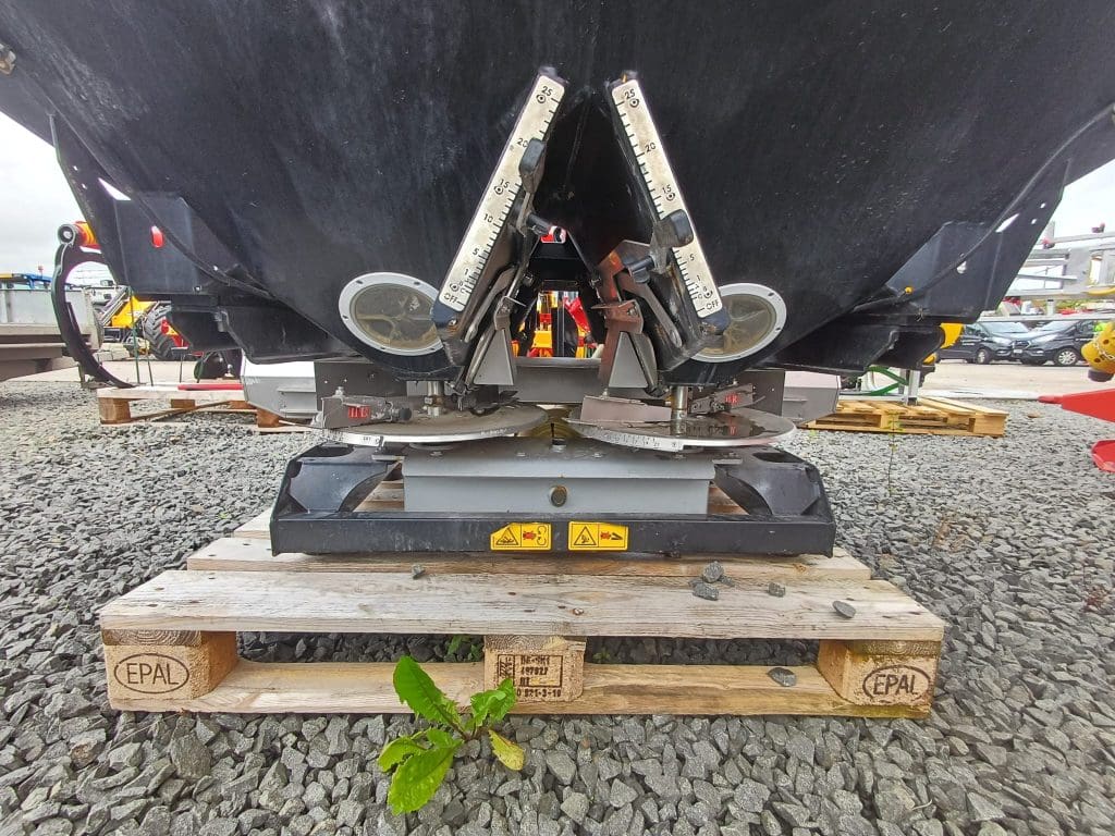 Teagle S24M Fert Spreader – image 5