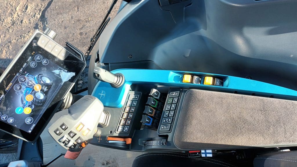 Valtra Q265 – image 8