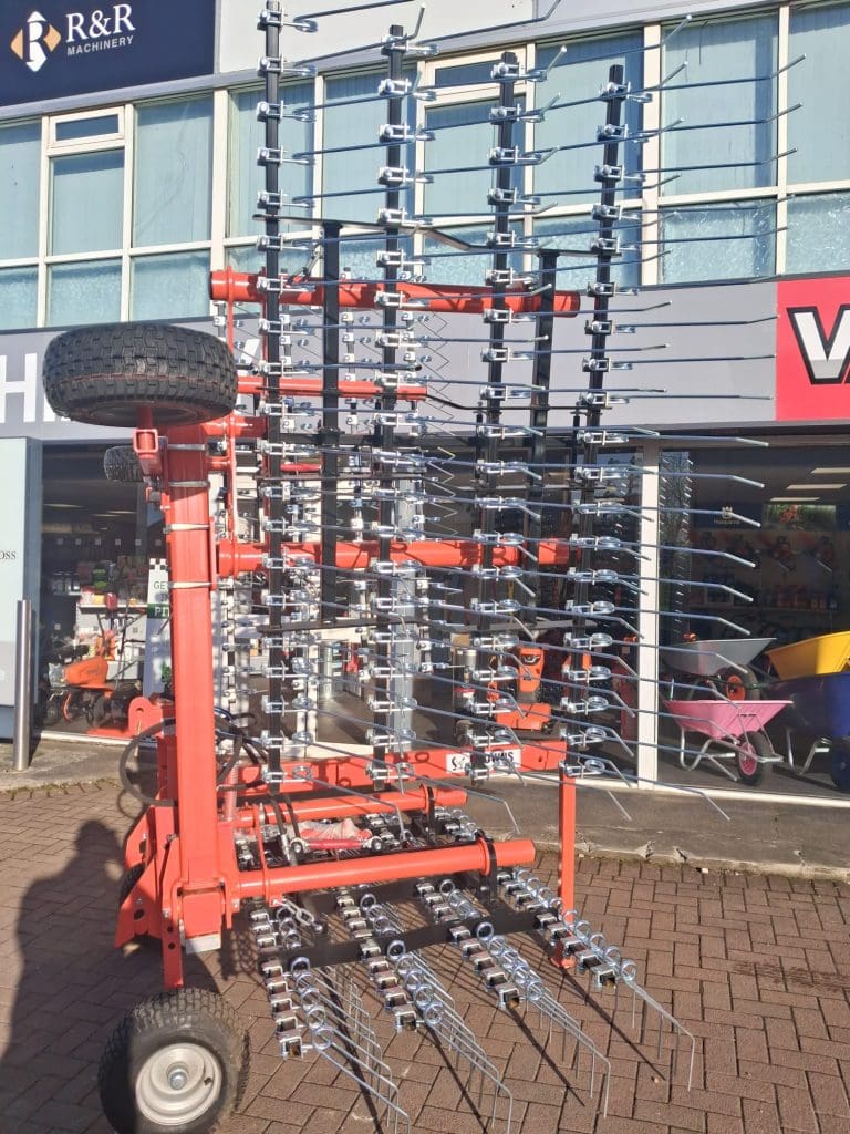Grassmaster 6m Hydraulic Folding Grass Harrows – image 2