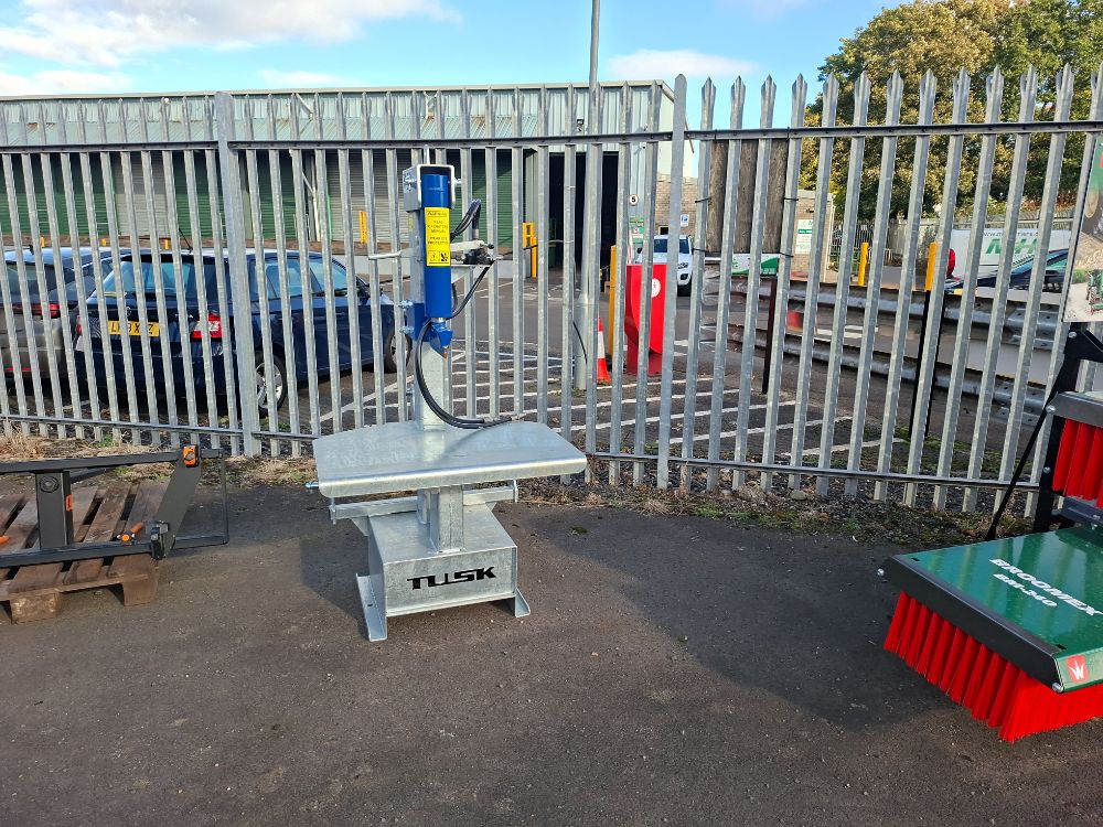 Tusk 14t Log Splitter